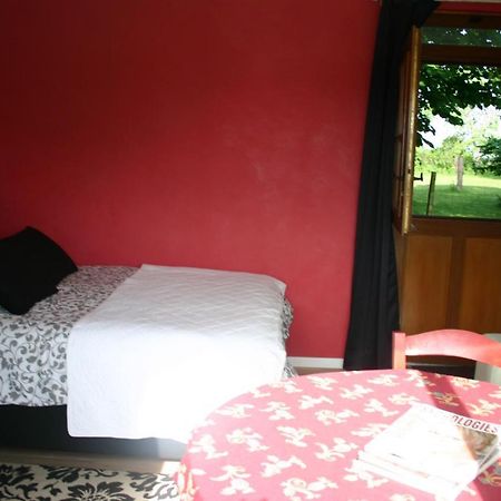 Apartamento Tante Pim Neuilly-sur-Eure Exterior foto